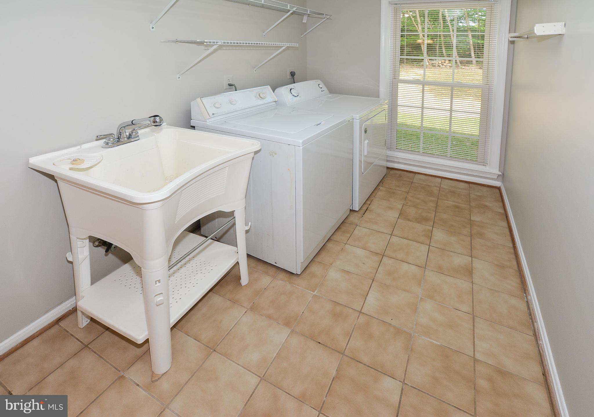 FAIRFAX STATION - Residential Lease