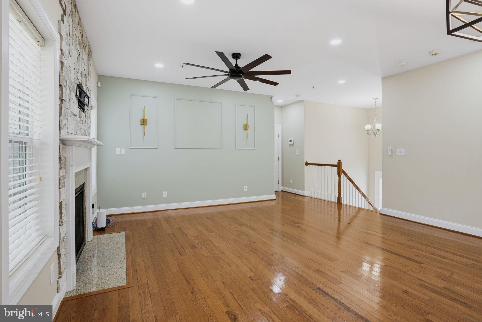 TOWN CREEK - Residential