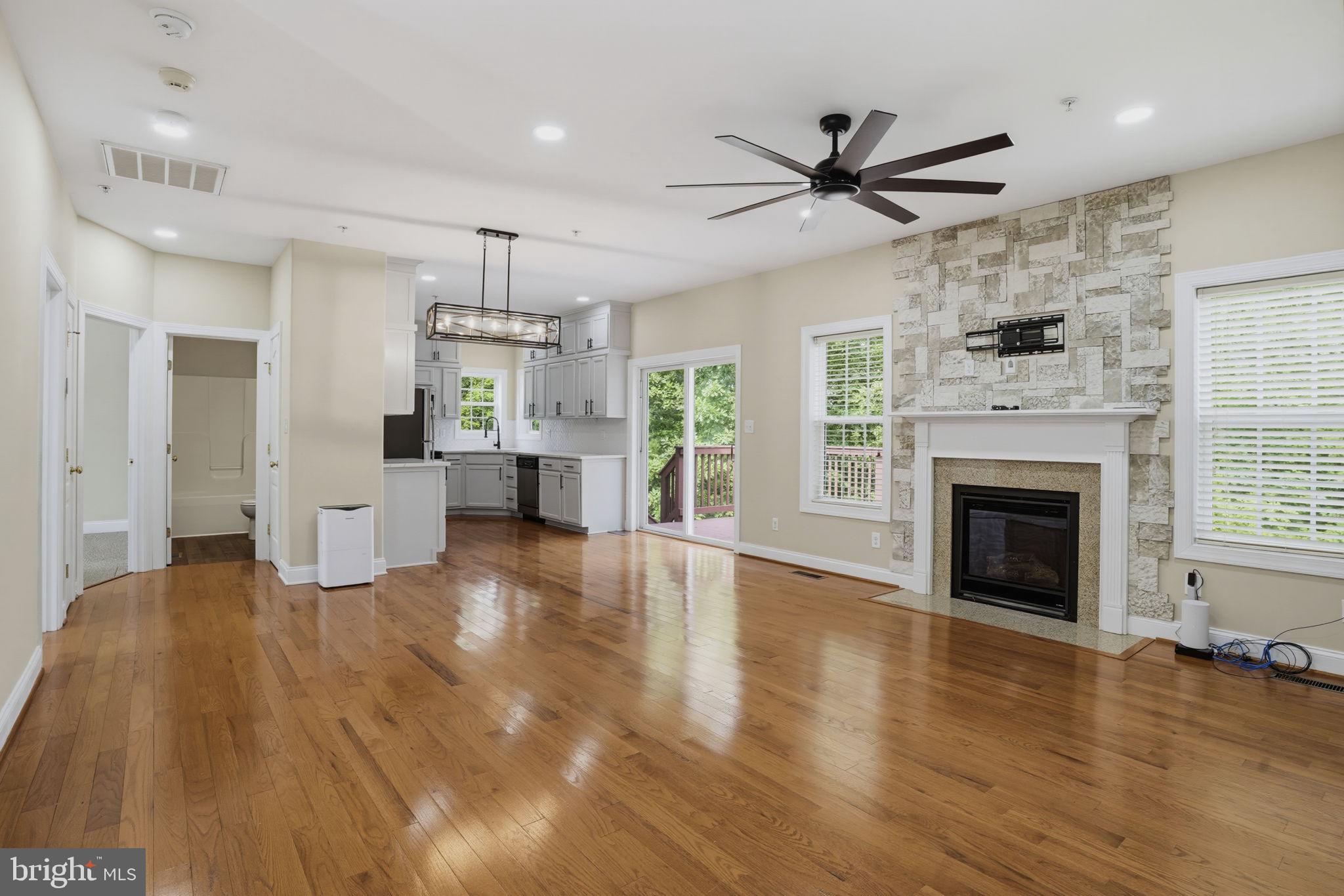 TOWN CREEK - Residential