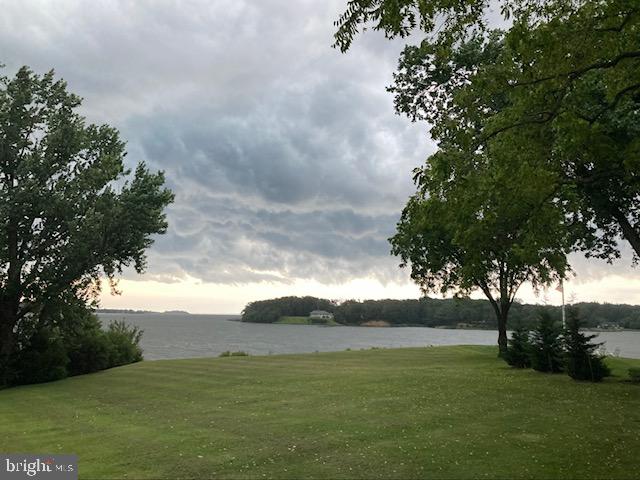 LARRIMORE'S POINT - Residential