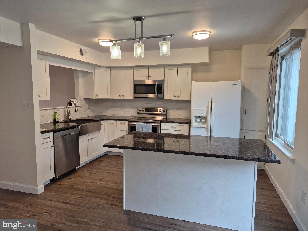 WOODSIDE VIL - Residential