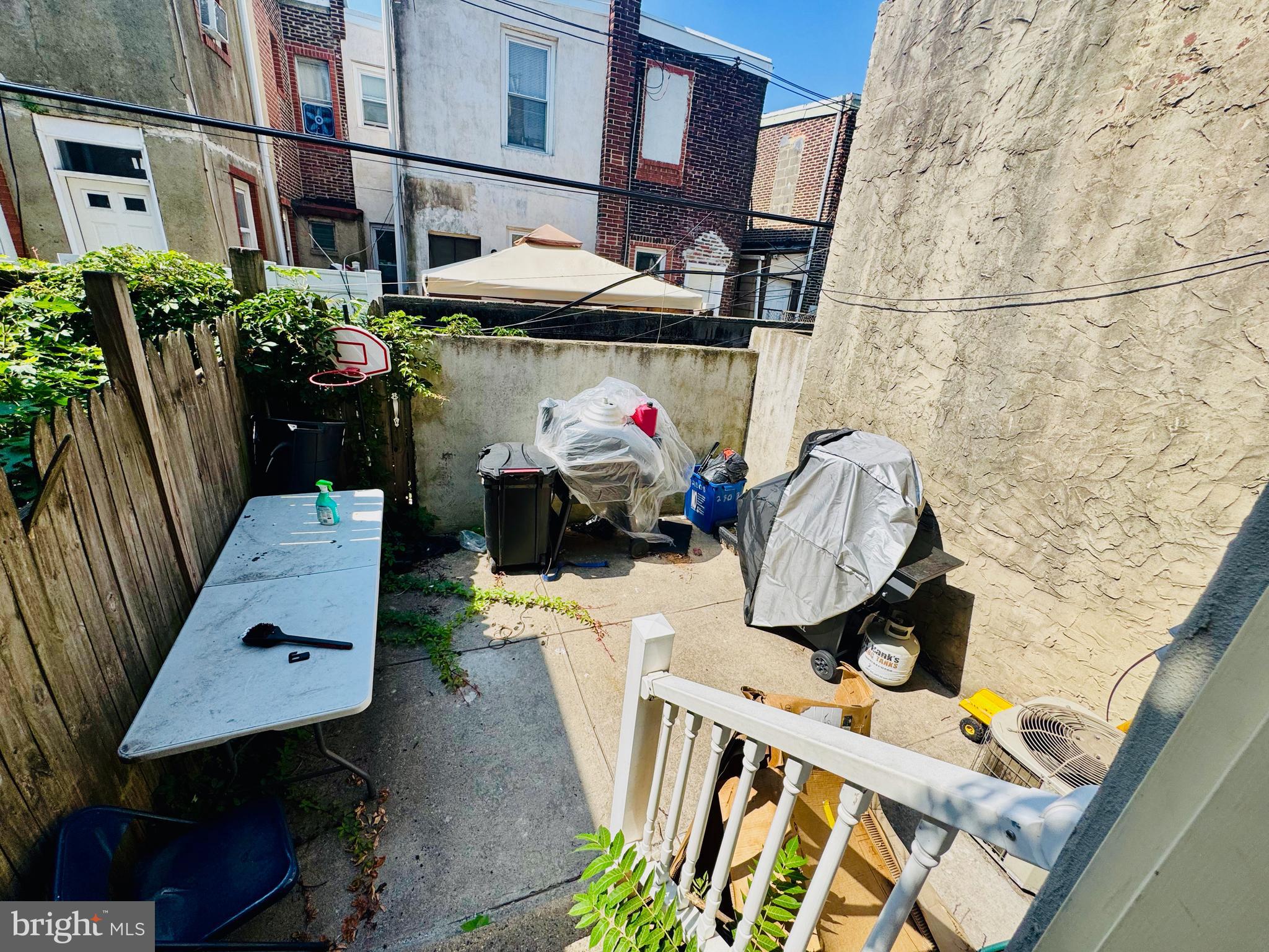 PHILADELPHIA (SOUTHWEST) - Residential
