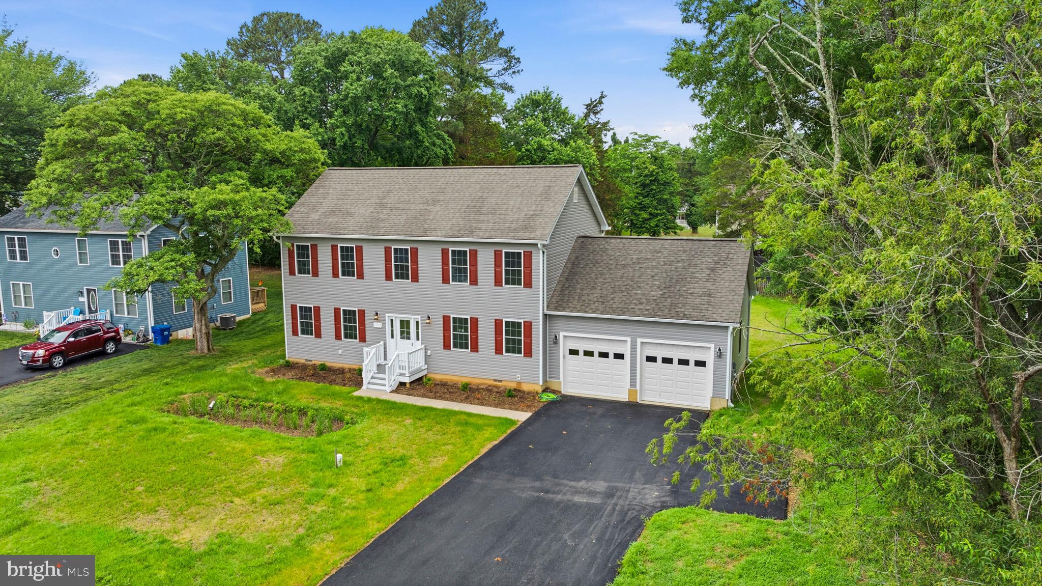 This brand-new home blends the latest construction techniques with timeless old-world craftsmanship. Featuring high-efficiency systems and appliances throughout, it sits in a well-established waterfront community and offers beautiful water views.
Just a short stroll away, you'll find multiple river accesses complete with a pier and boat launch. The community is golf cart friendly, and the home's lot includes state-of-the-art stormwater management systems for peace of mind.
Inside, high-grade vinyl flooring greets you with elegant cove molding, pocket doors, ceiling fans, and a whole-home sprinkler system. The kitchen is conveniently located just off the garage for easy unloading. The first floor boasts a spacious dining room, living room, and family room—ideal for entertaining guests or hosting large holiday gatherings.
Up the handsome wood staircase, you’ll discover generously sized bedrooms, a convenient laundry room, and stylish tile bathrooms. The impressive owner’s suite offers a private bath, abundant closet space, and serene views of Trent Creek. Every bedroom includes ceiling fans for added comfort.
Be the first to live in this exceptional new construction home. Perfectly located and thoughtfully designed, it’s ready for you to make it your own.
Contact me today for a private showing!