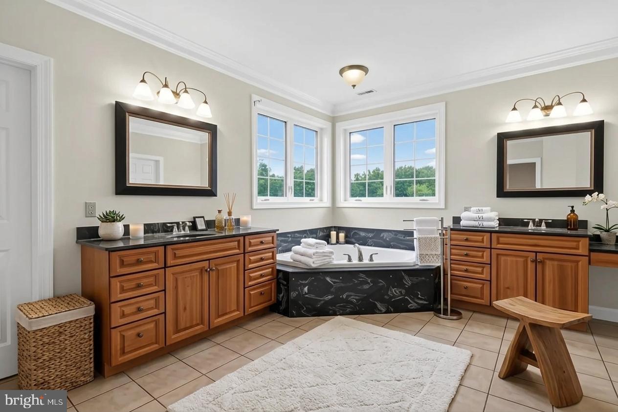 CARLTON - Residential