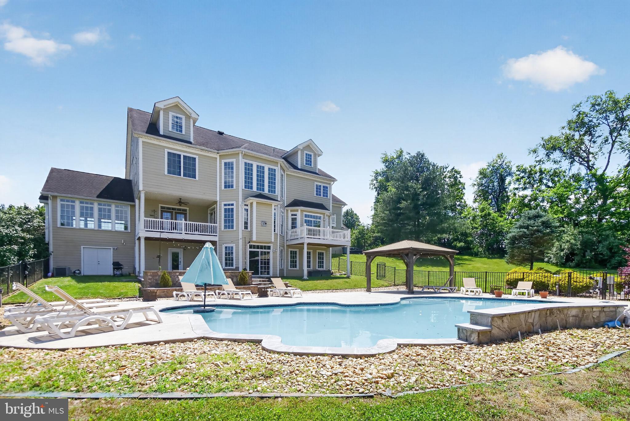 CARLTON - Residential