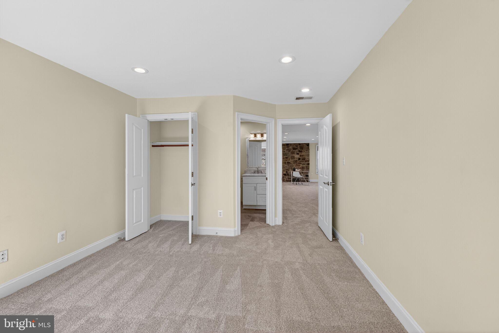 ELKINS - Residential