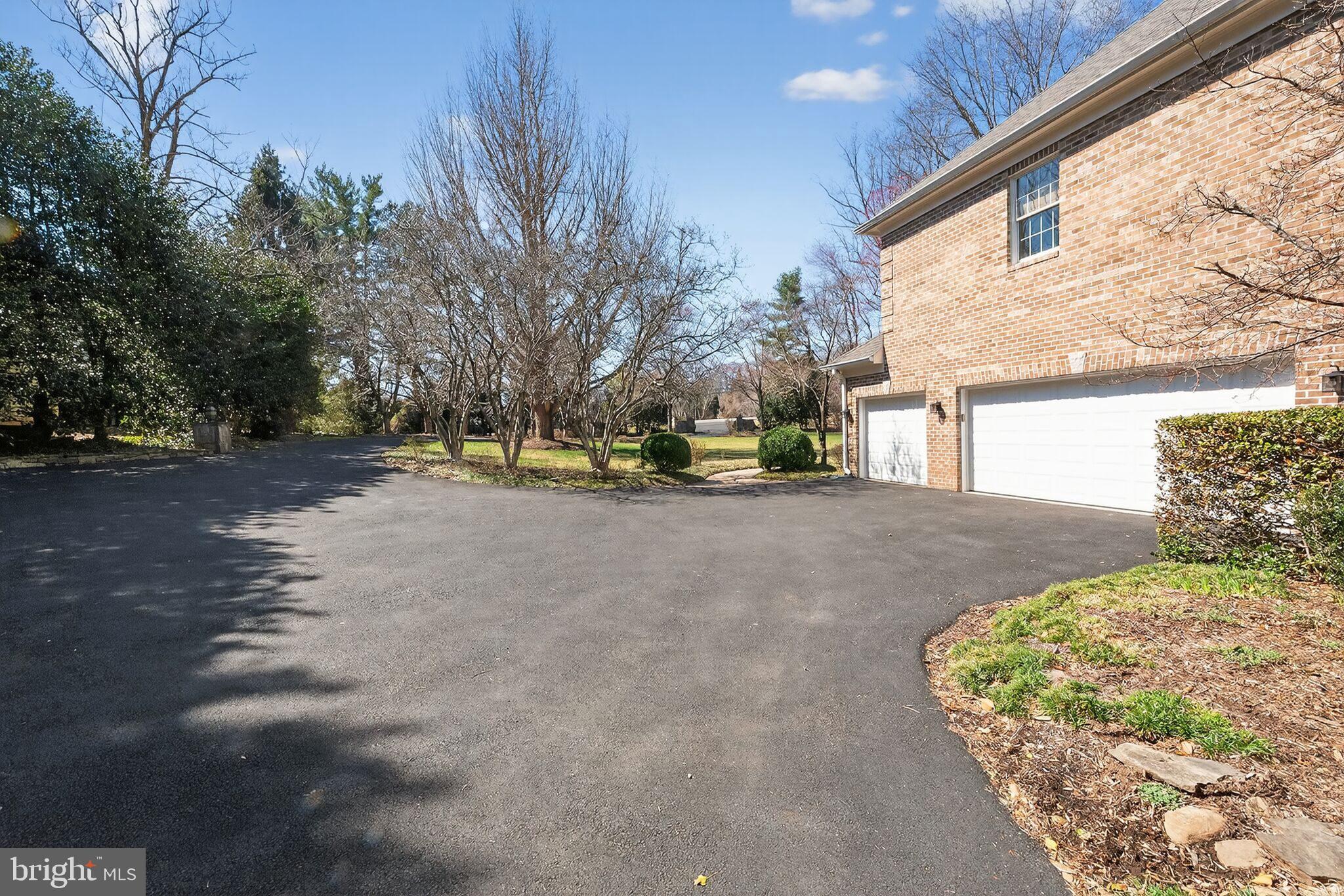 ELKINS - Residential