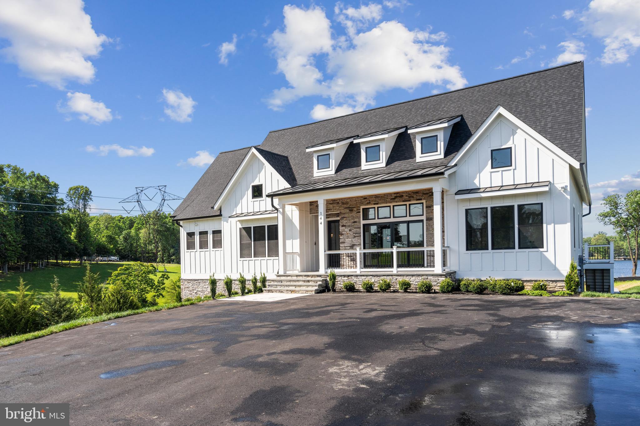 ROCK ISLAND LANDING - Residential