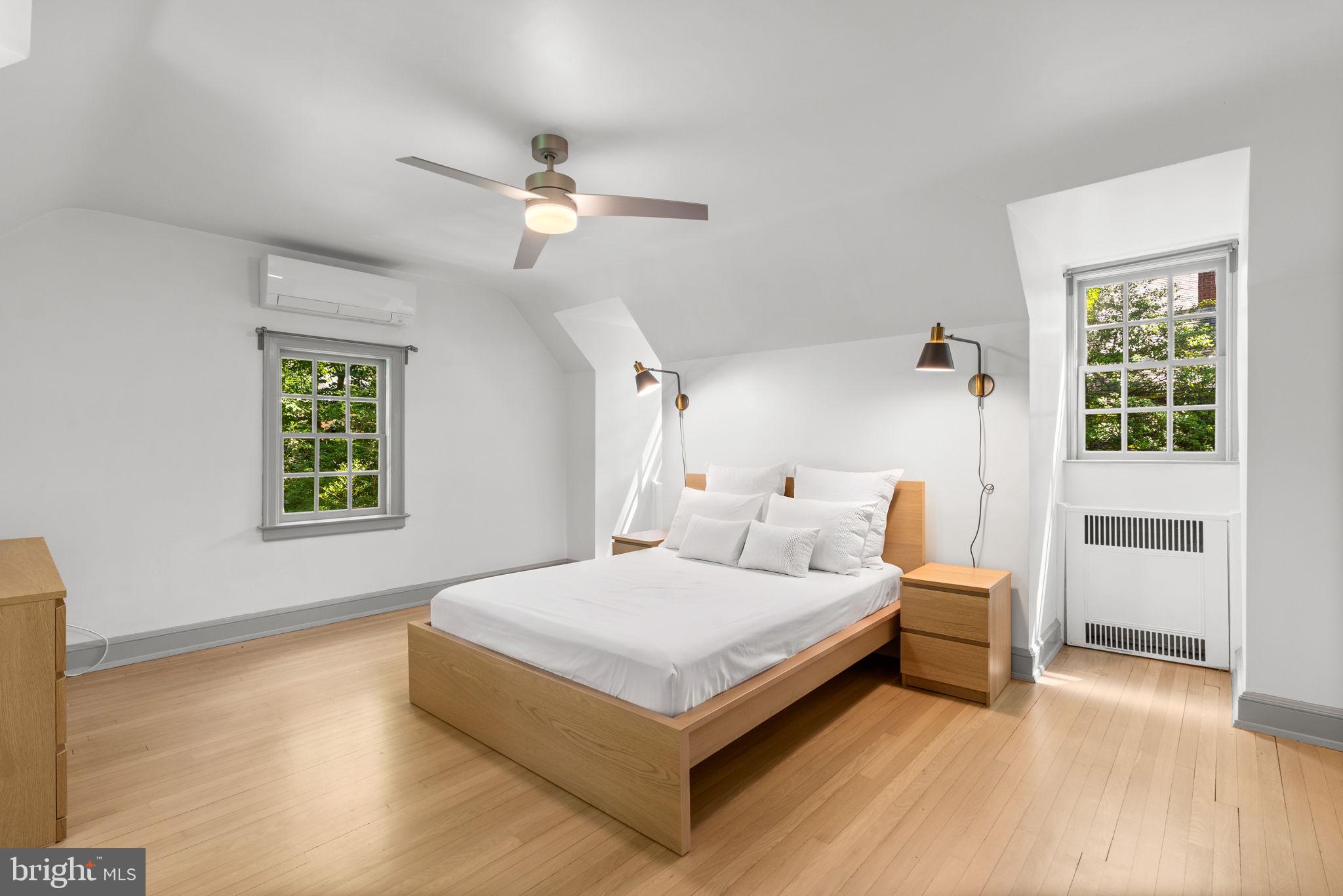 COLONIAL VILLAGE - Residential