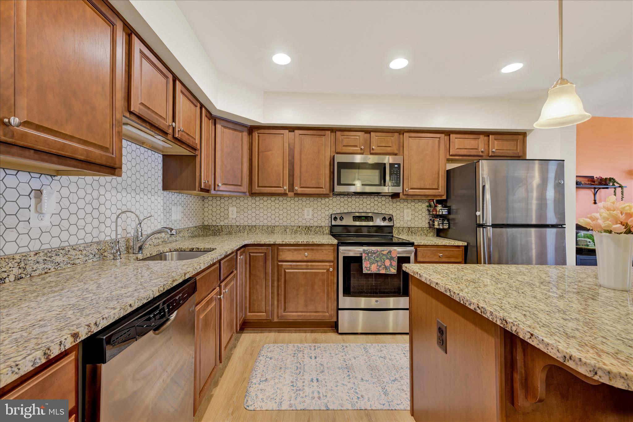 RESERVOIR RIDGE - Residential