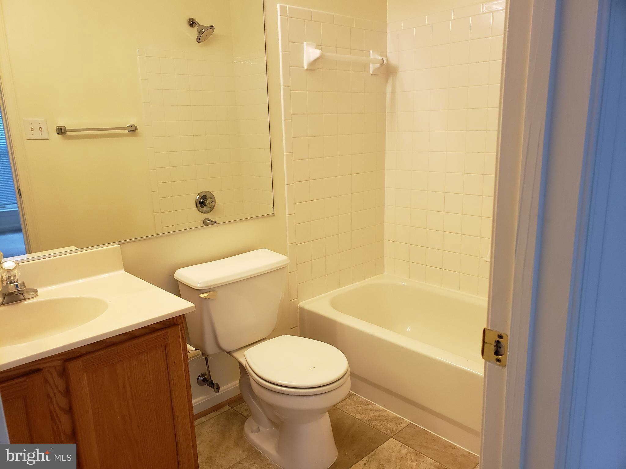 MOUNT VERNON TOWNES - Residential Lease