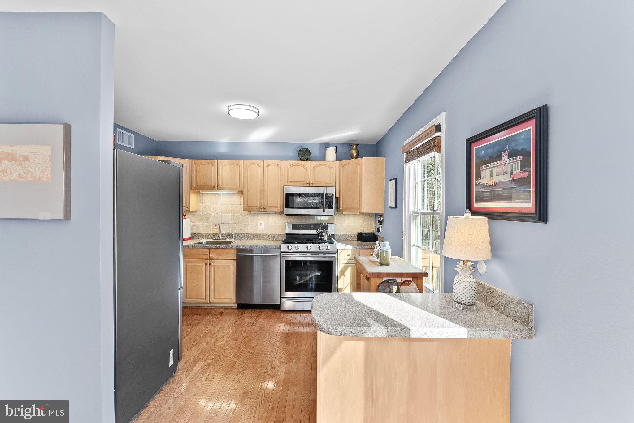 LAKE BRADDOCK - Residential
