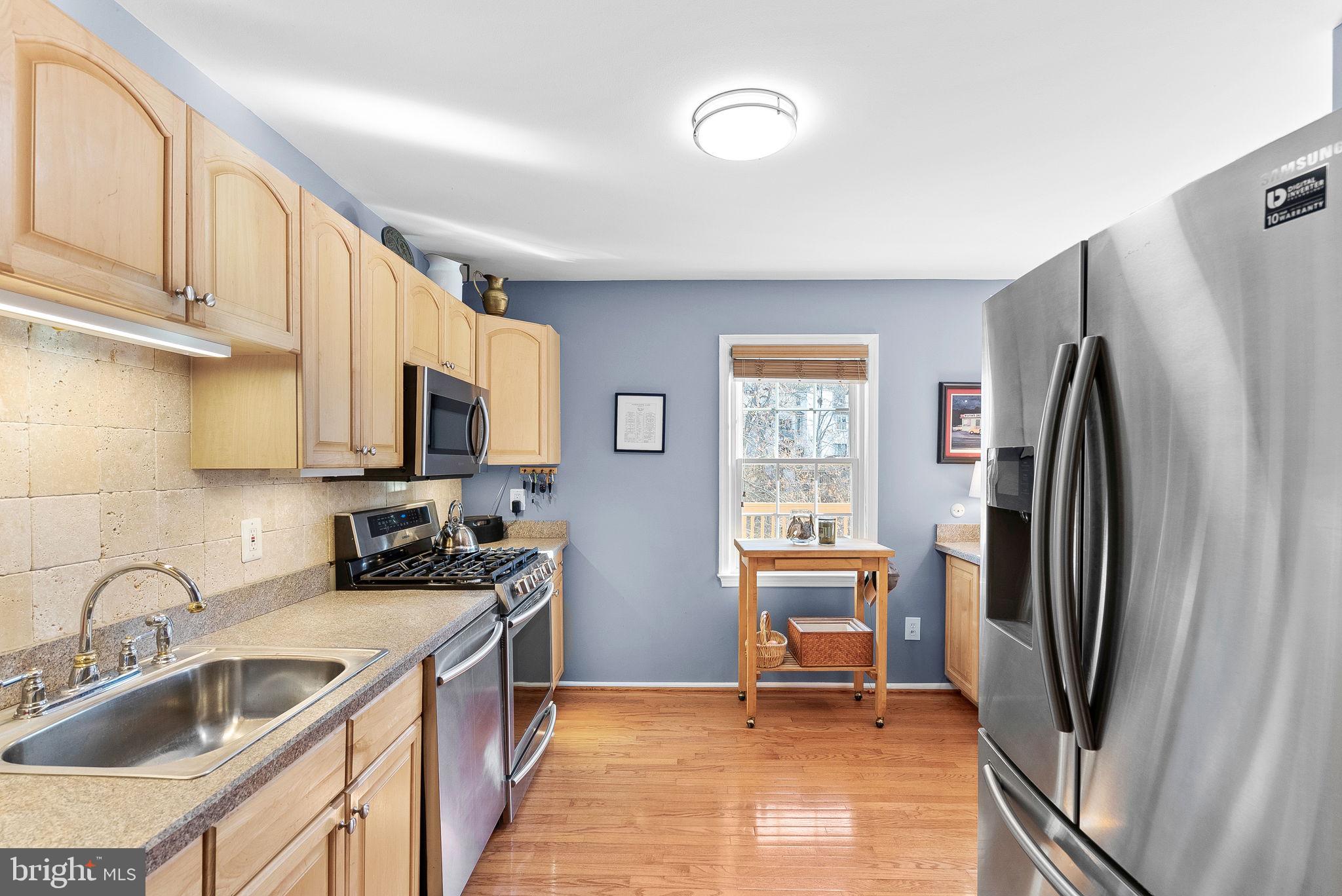 LAKE BRADDOCK - Residential