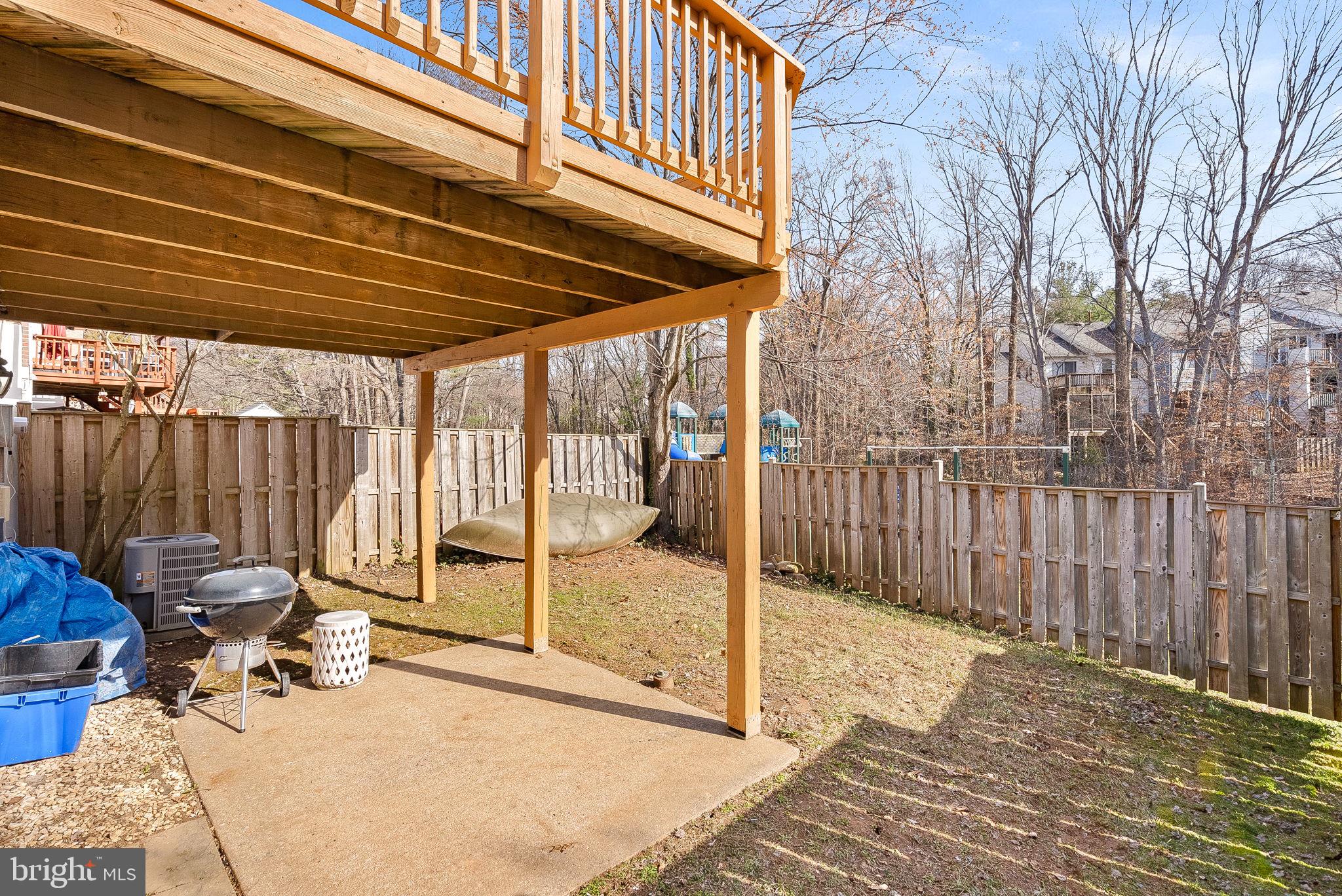 LAKE BRADDOCK - Residential
