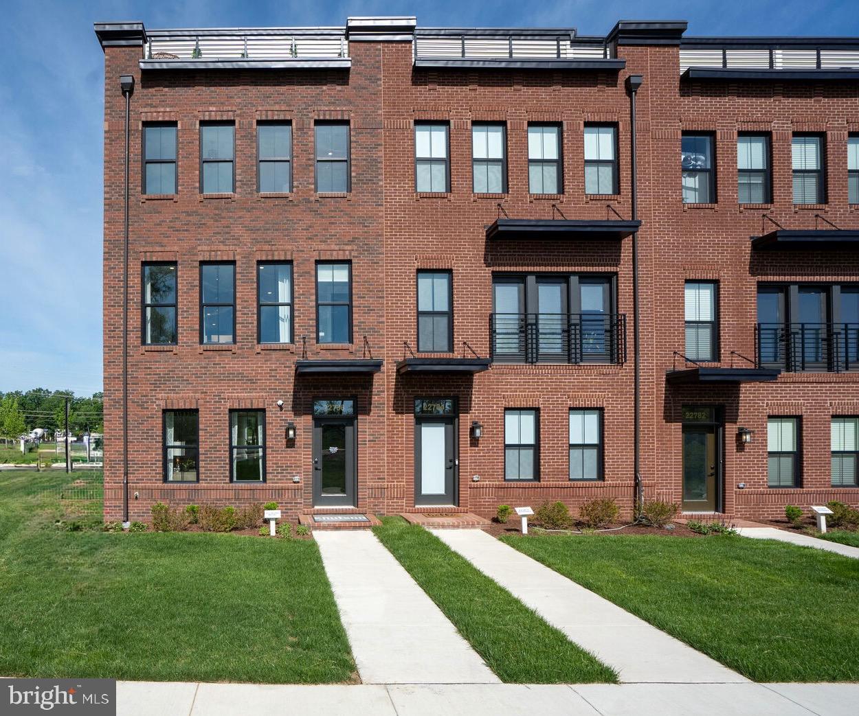 DOWNTOWN BRAMBLETON - Residential