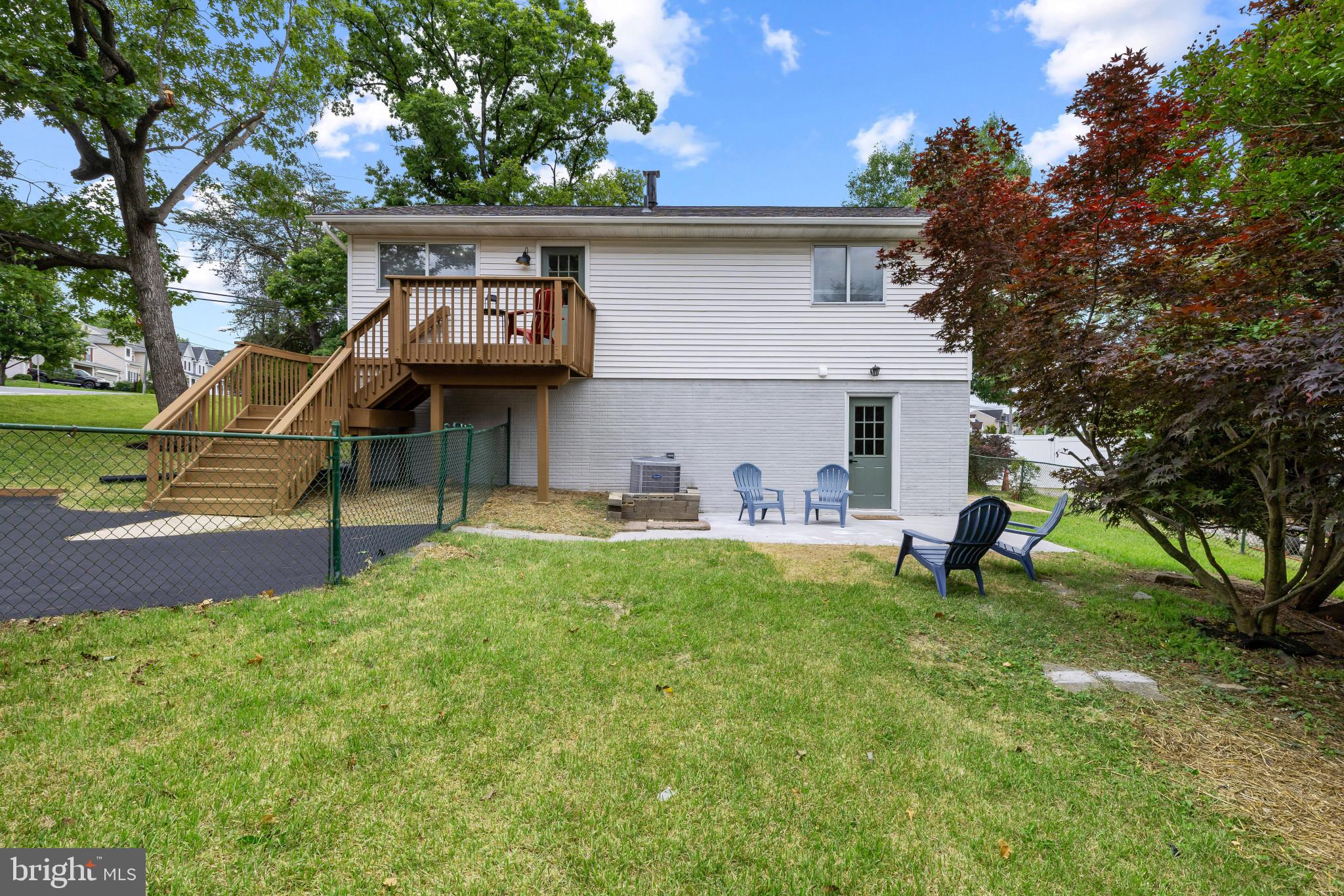 NORTH LAUREL PARK - Residential
