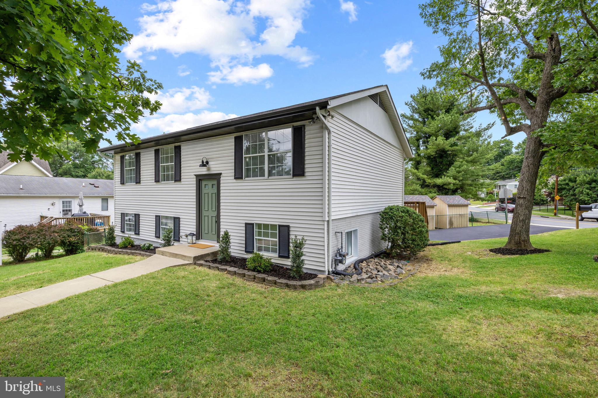 NORTH LAUREL PARK - Residential