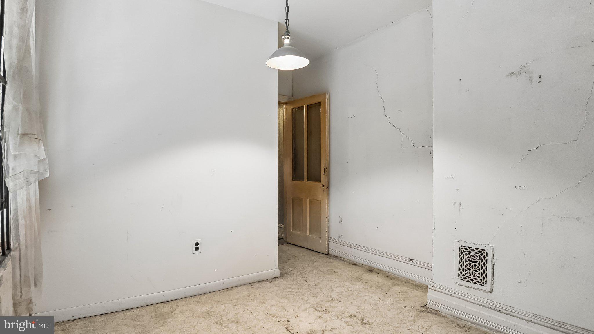 STRAWBERRY MANSION - Residential