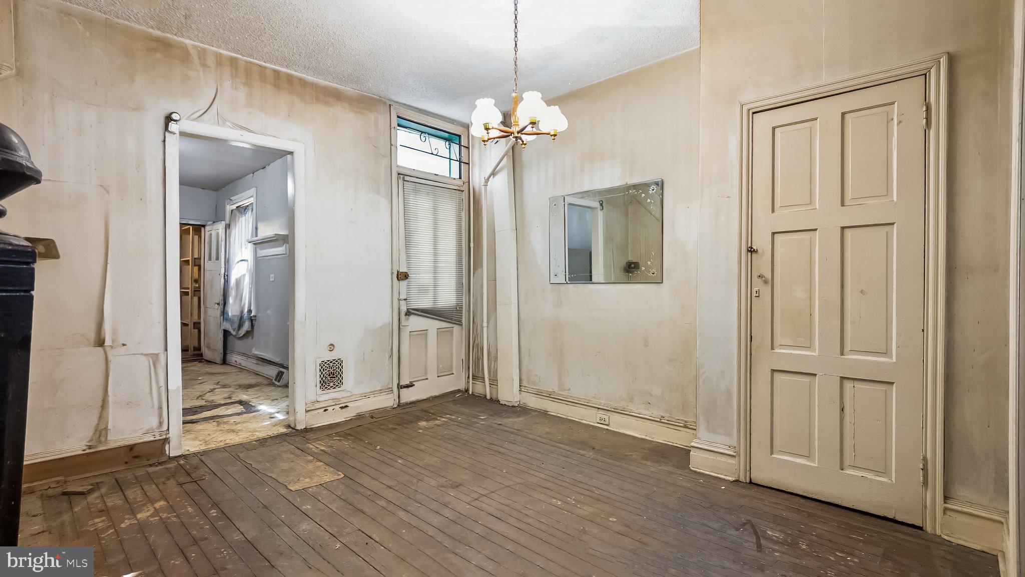STRAWBERRY MANSION - Residential
