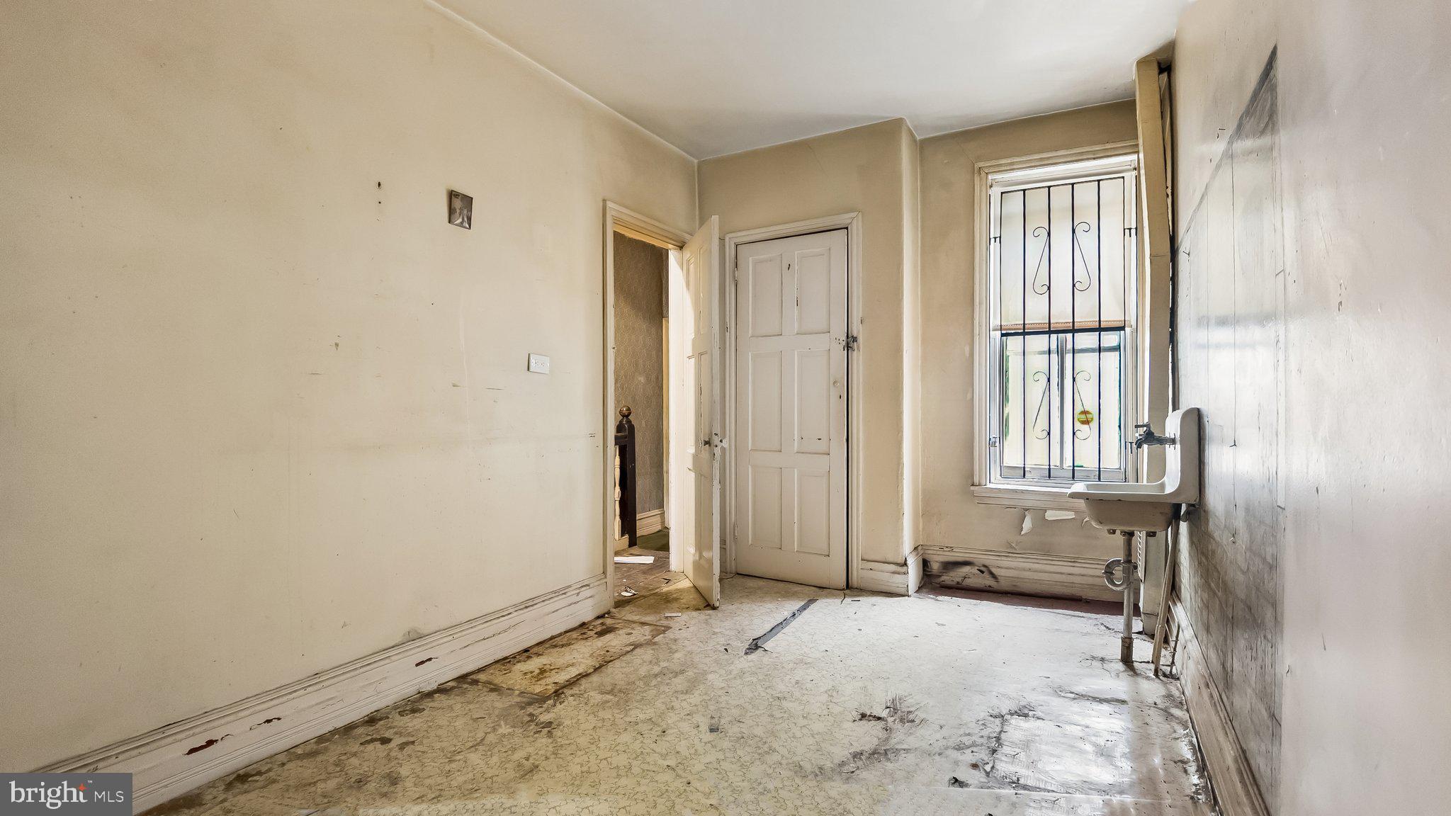 STRAWBERRY MANSION - Residential