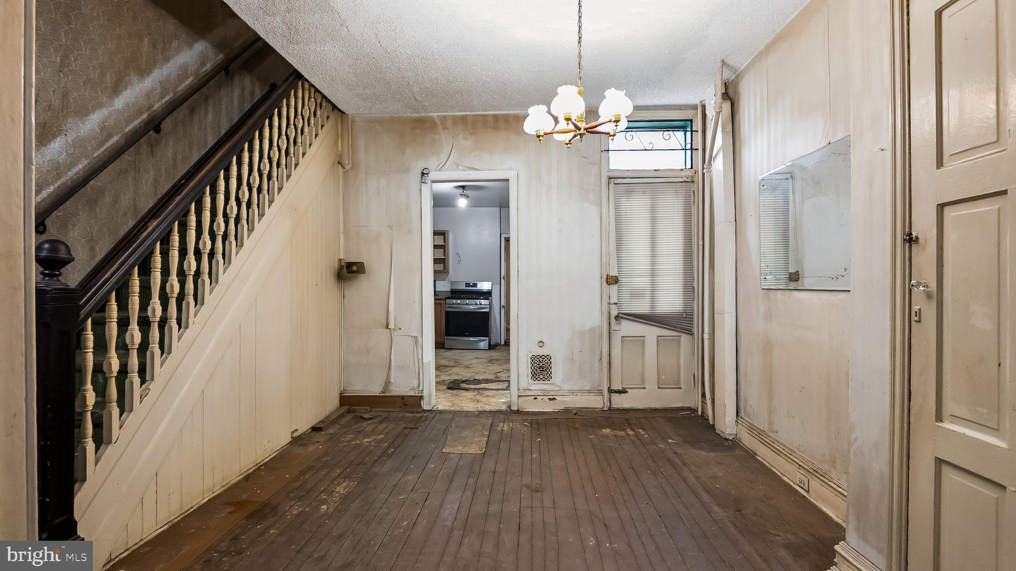 STRAWBERRY MANSION - Residential