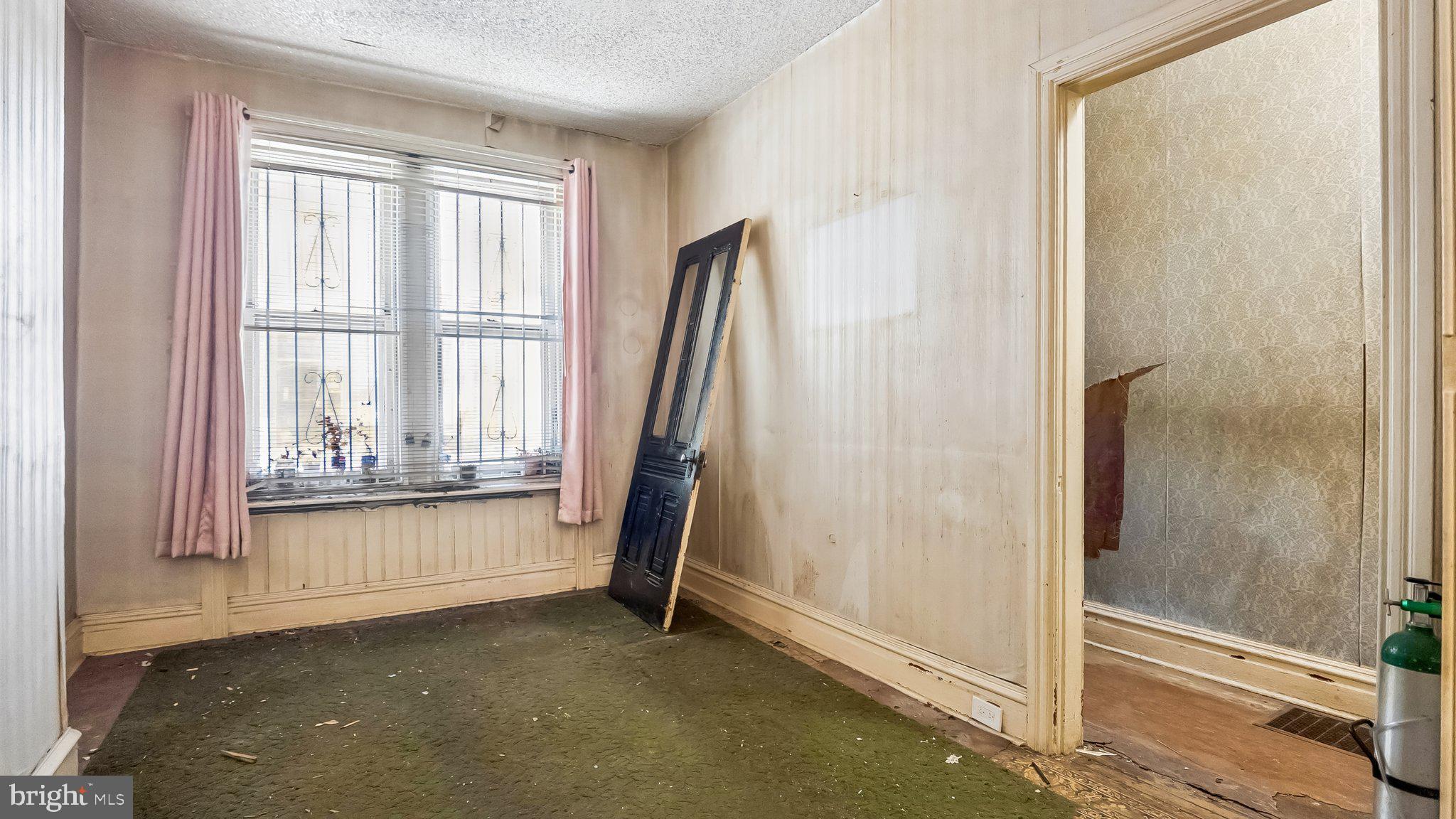 STRAWBERRY MANSION - Residential