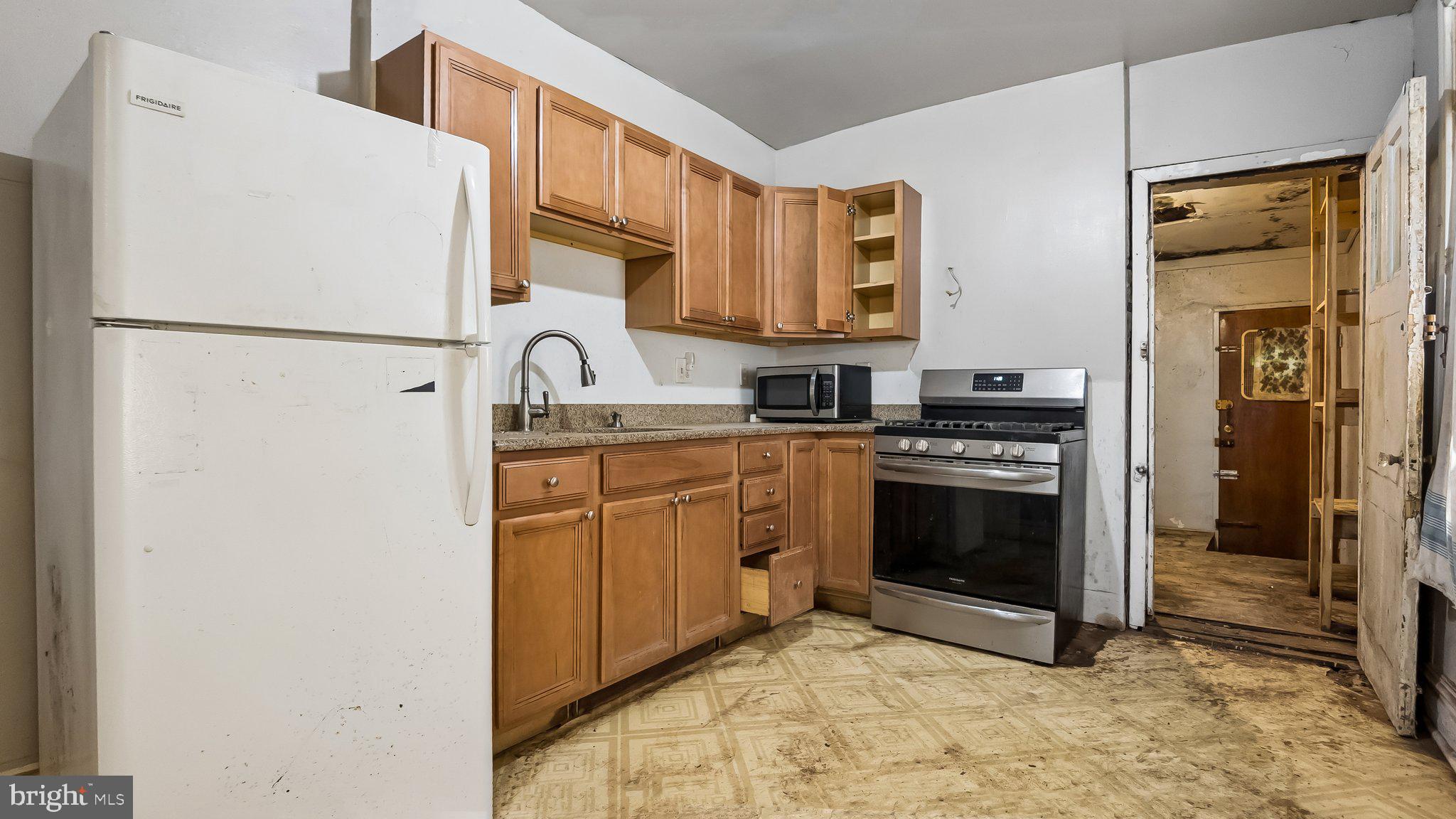 STRAWBERRY MANSION - Residential