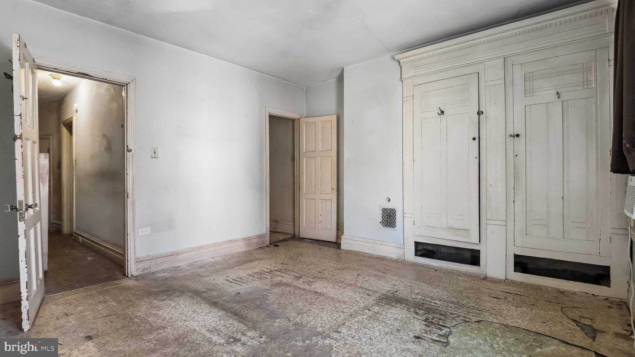 STRAWBERRY MANSION - Residential