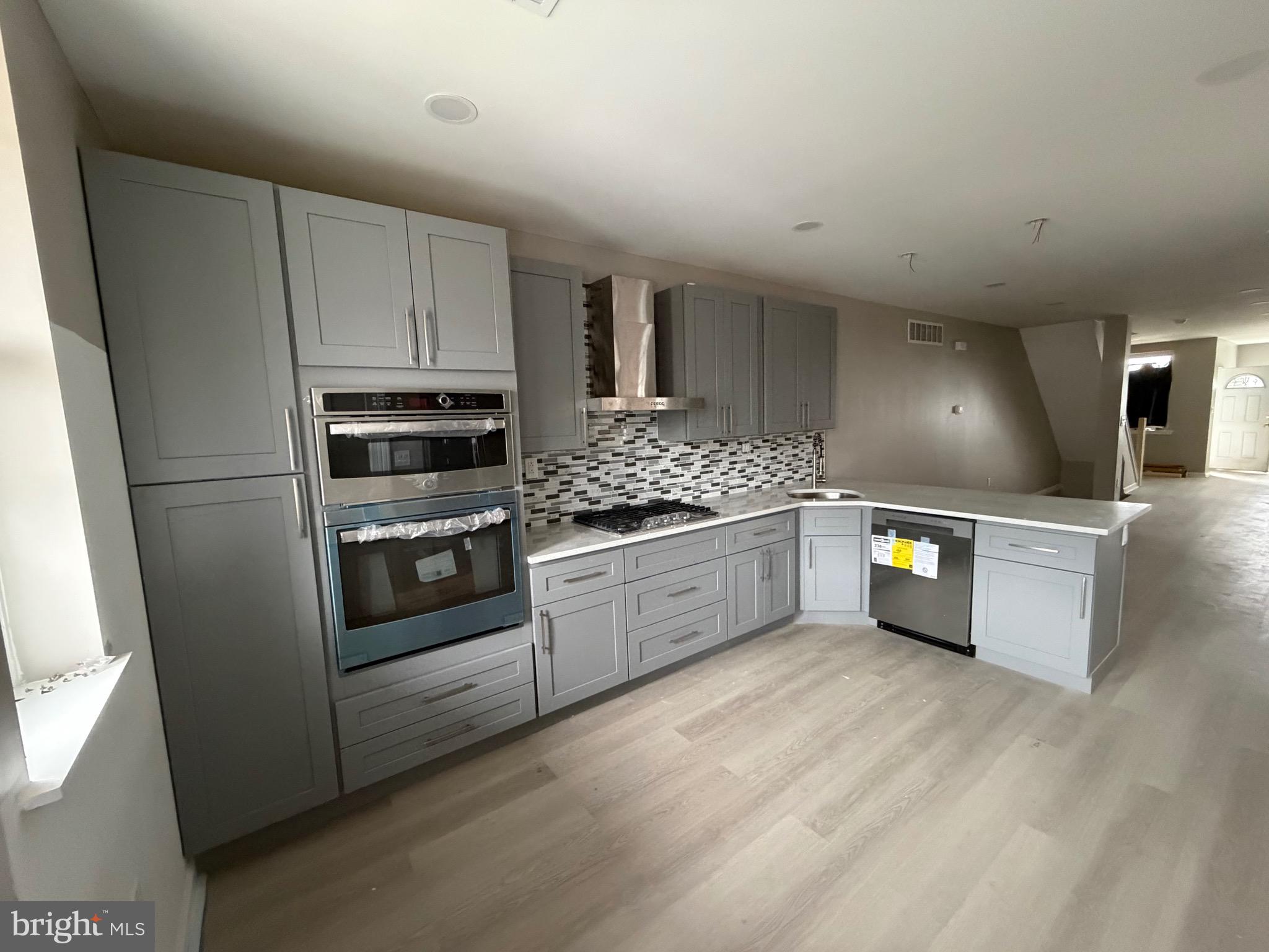 WEST OAK LANE - Residential