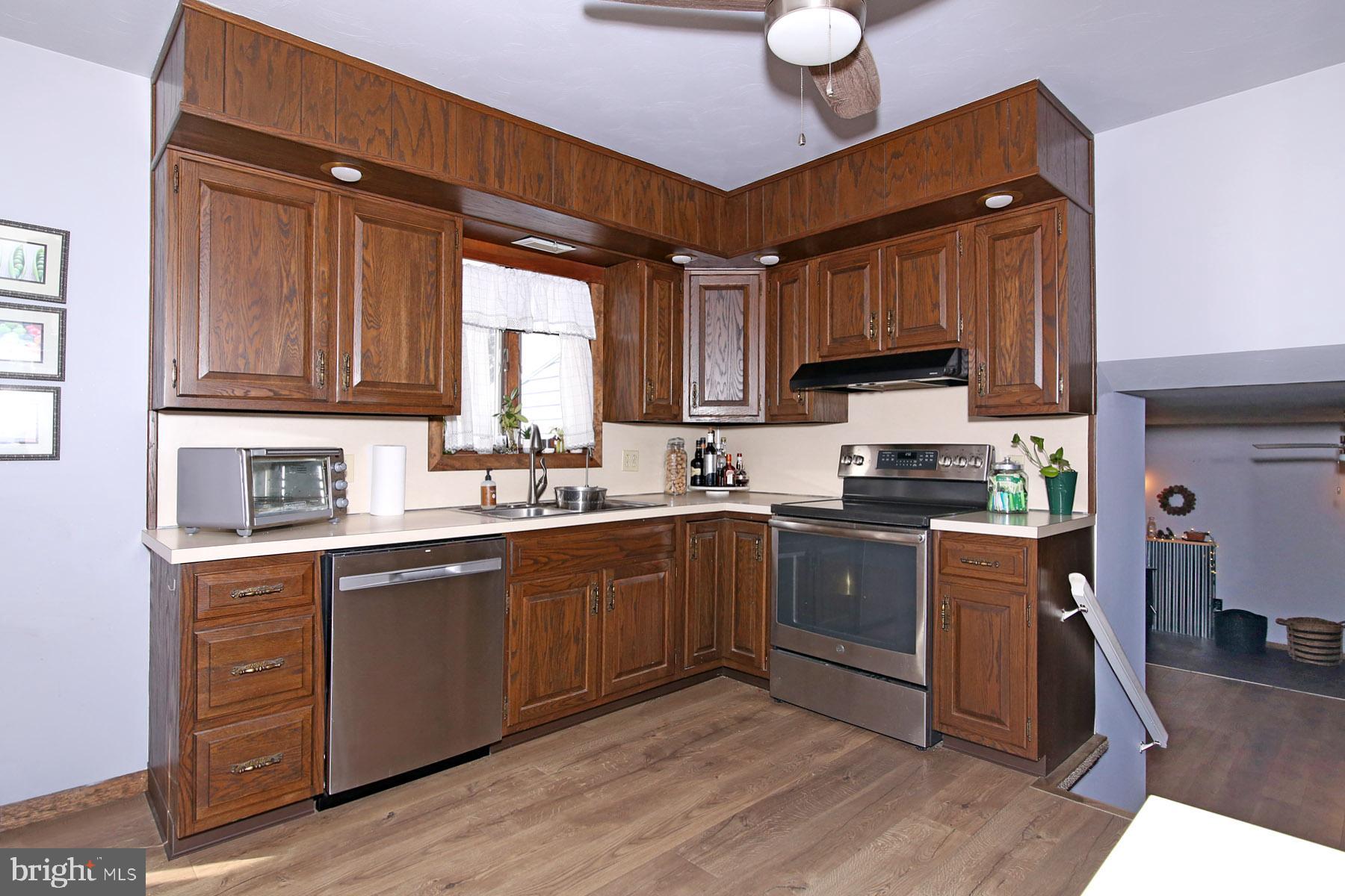 BLUE MOUNTAIN VIEW - Residential