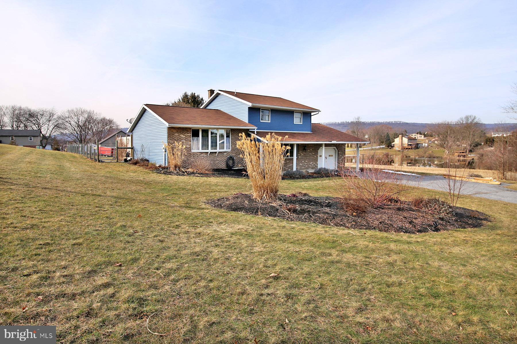 BLUE MOUNTAIN VIEW - Residential
