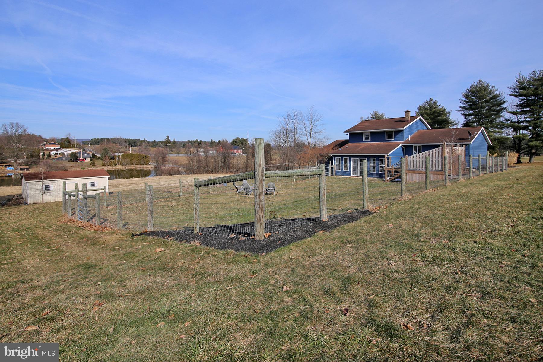 BLUE MOUNTAIN VIEW - Residential