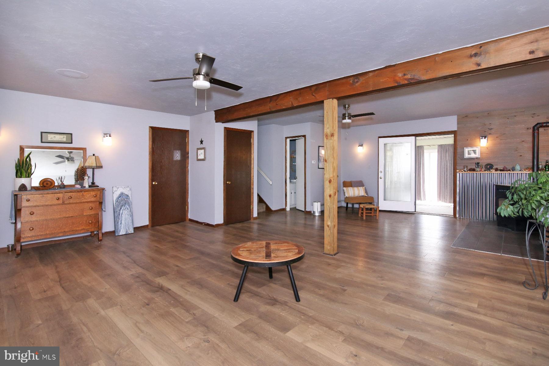 BLUE MOUNTAIN VIEW - Residential