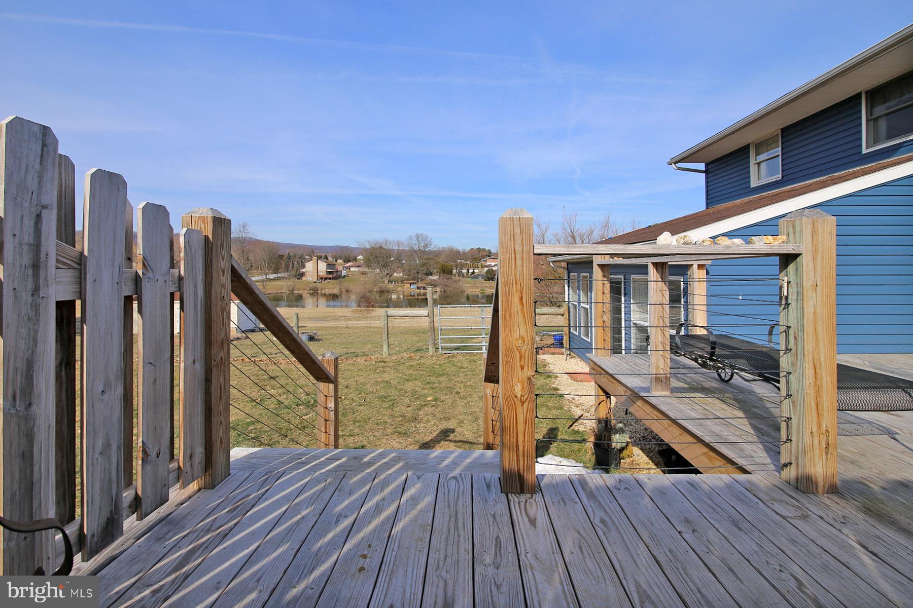BLUE MOUNTAIN VIEW - Residential