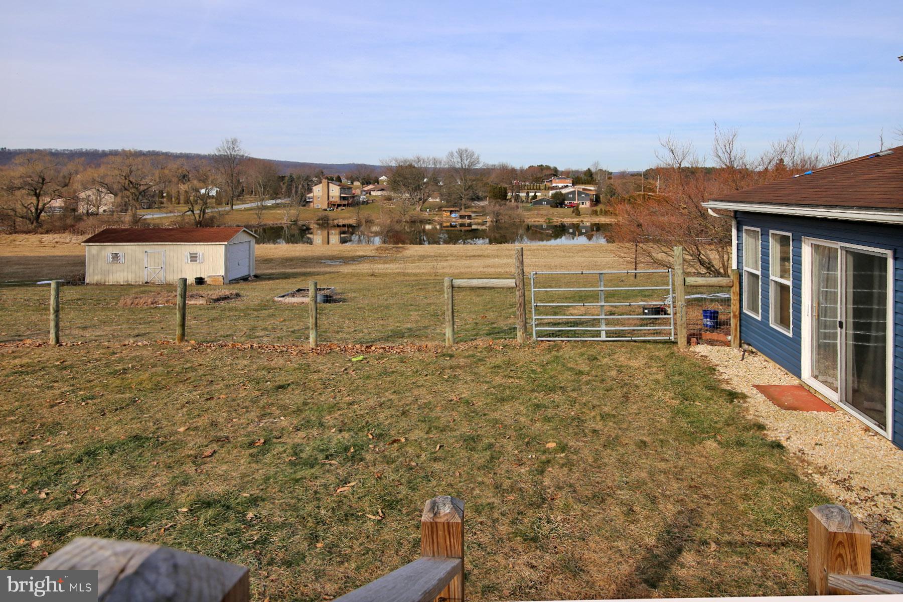 BLUE MOUNTAIN VIEW - Residential