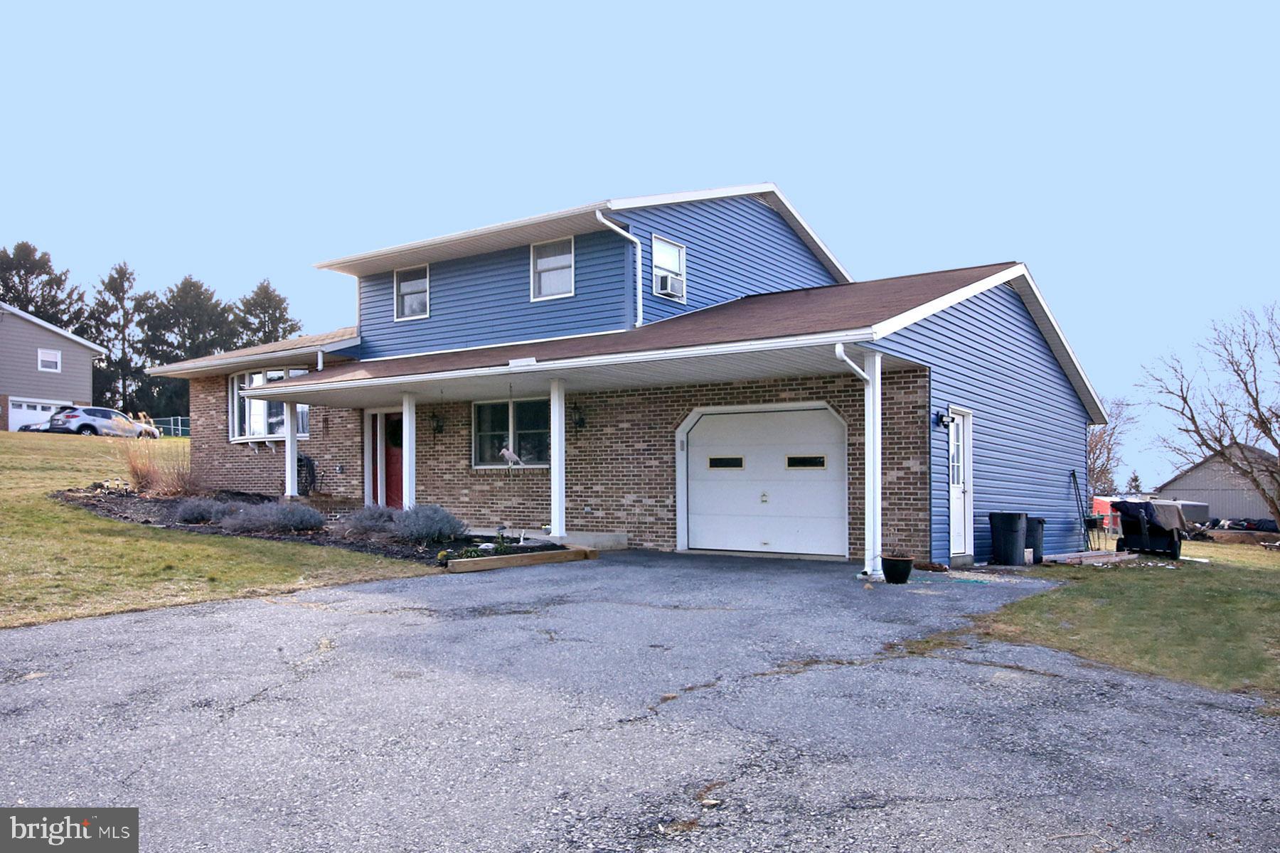 BLUE MOUNTAIN VIEW - Residential
