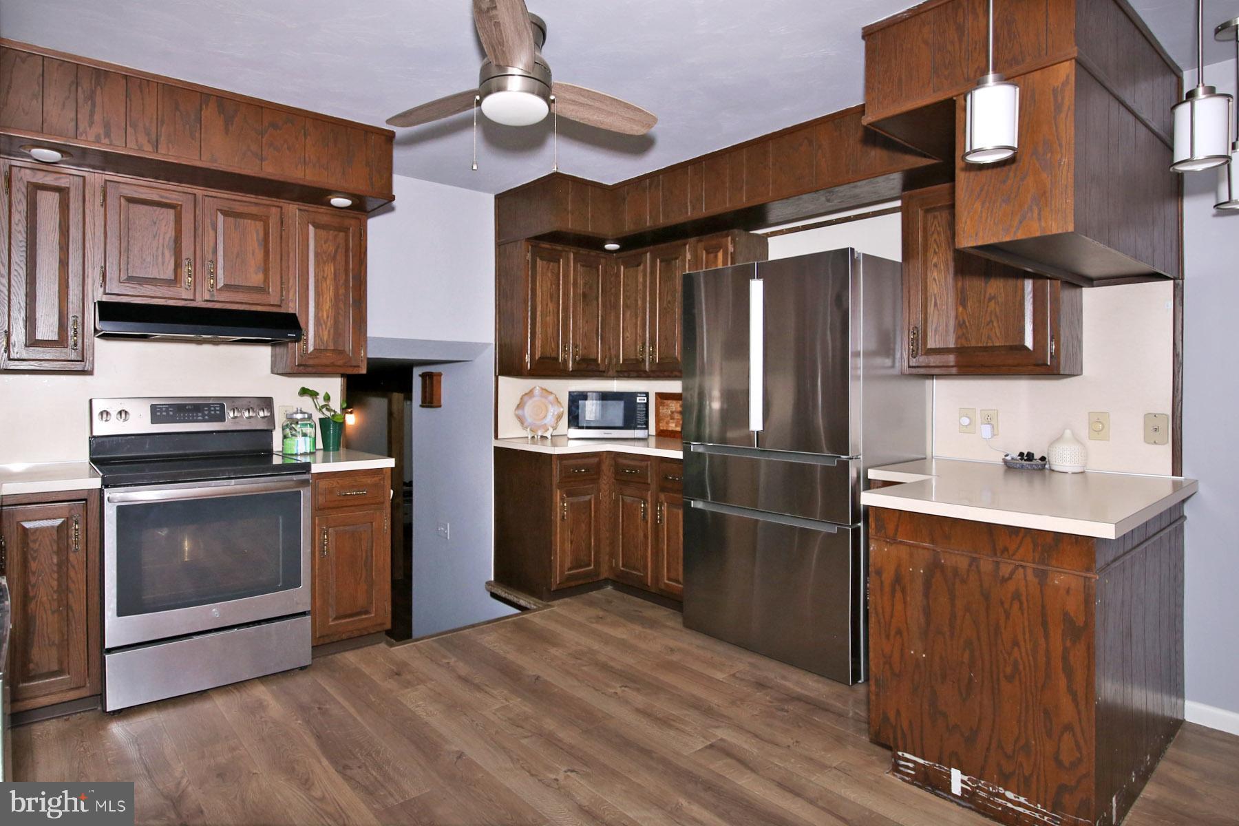 BLUE MOUNTAIN VIEW - Residential