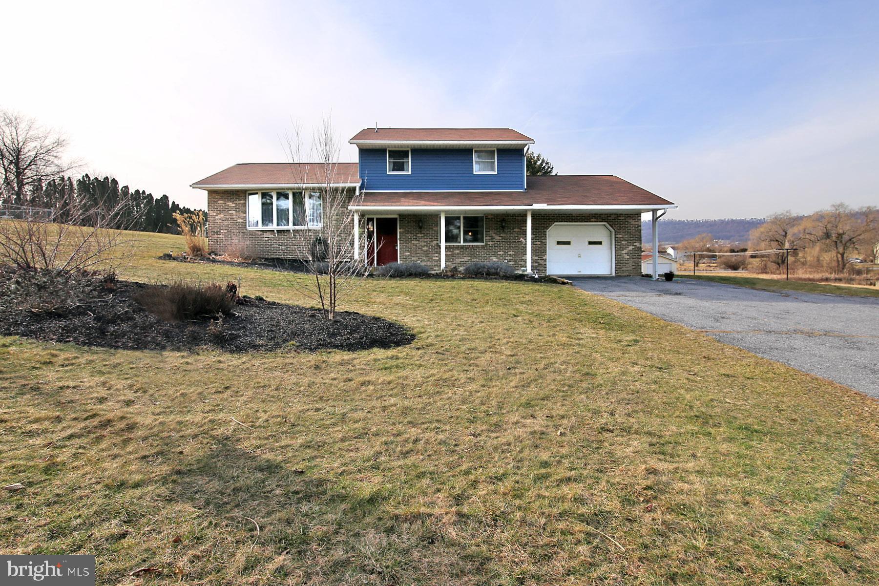 BLUE MOUNTAIN VIEW - Residential