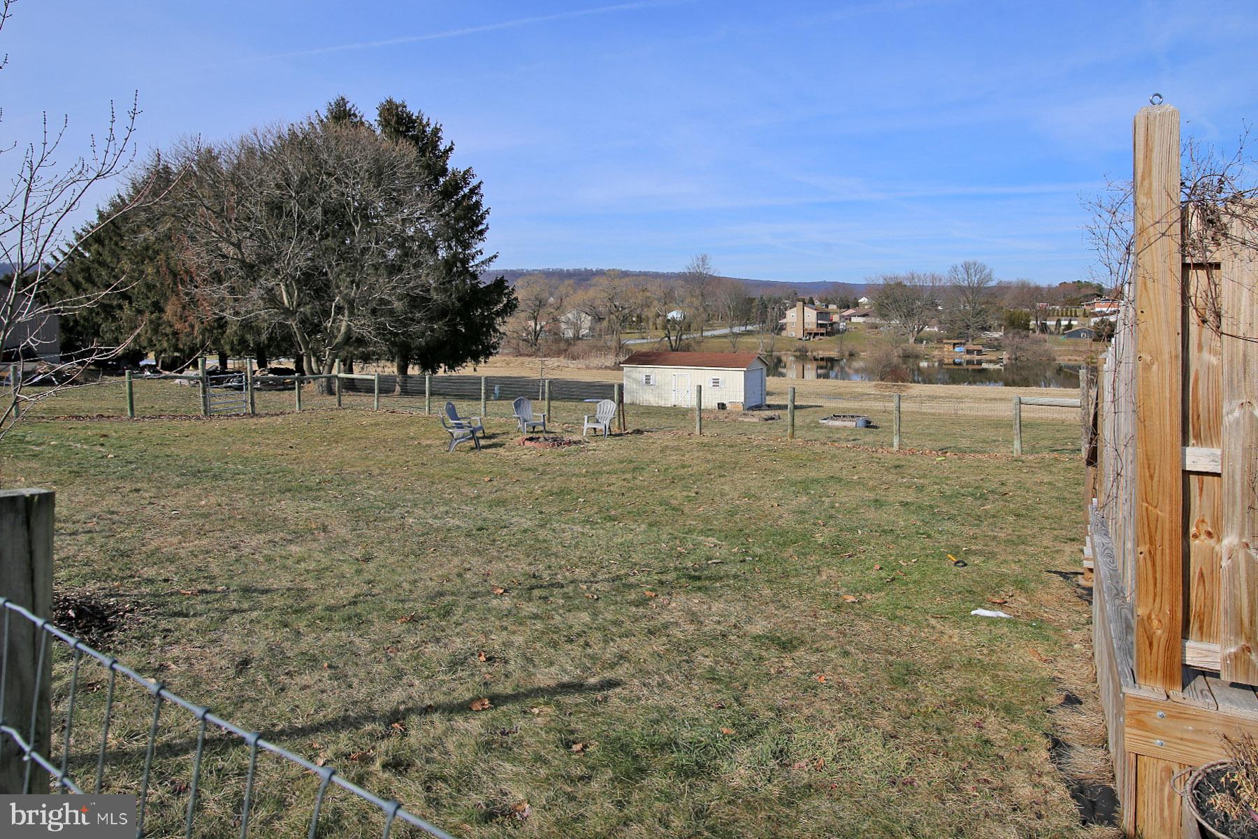 BLUE MOUNTAIN VIEW - Residential