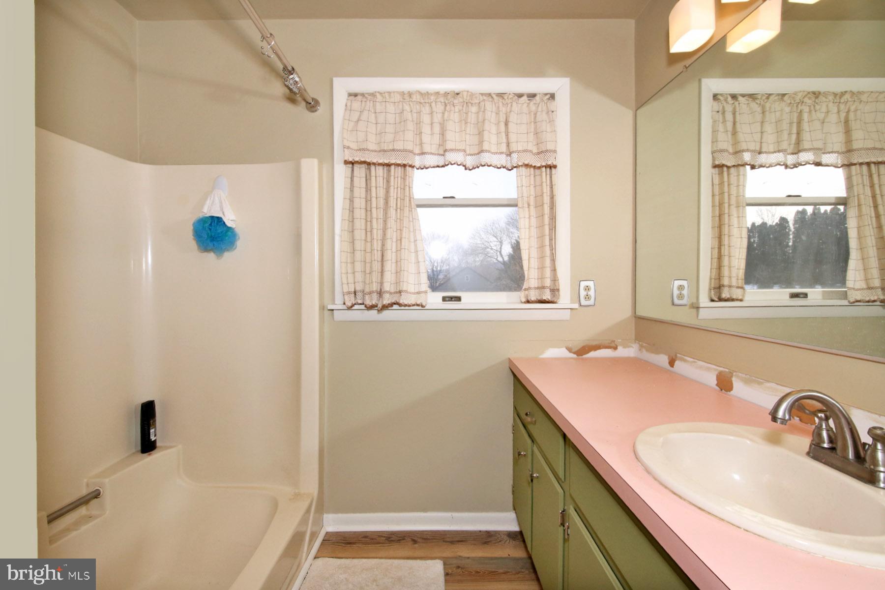 BLUE MOUNTAIN VIEW - Residential