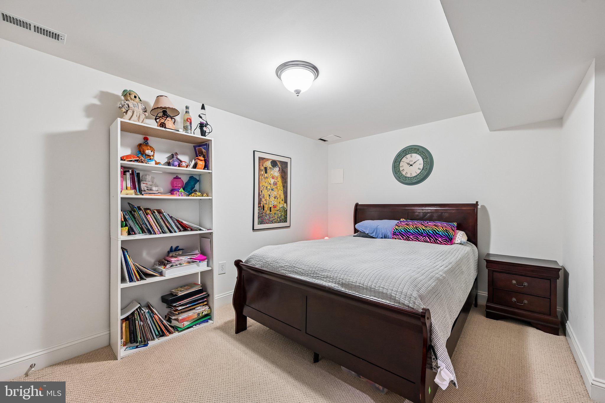 HUNTERS RUN - Residential