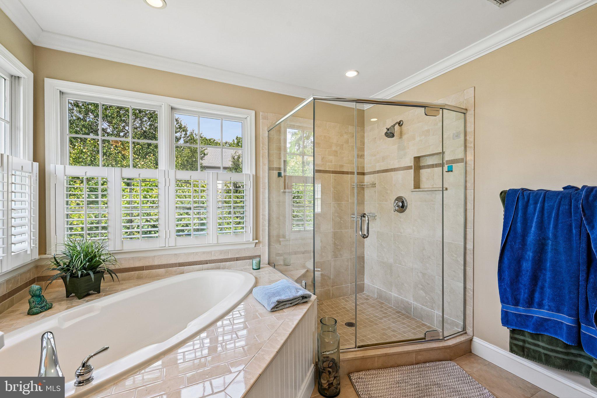 HUNTERS RUN - Residential