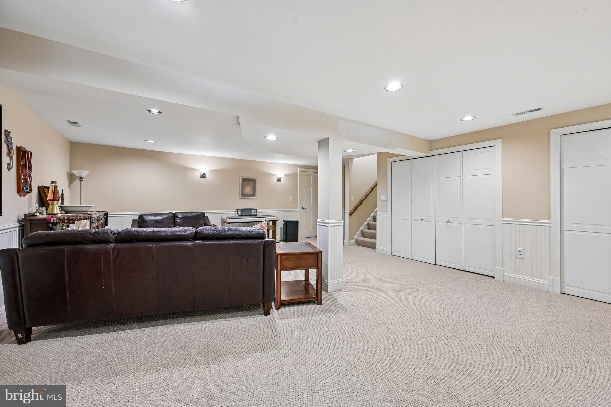 HUNTERS RUN - Residential