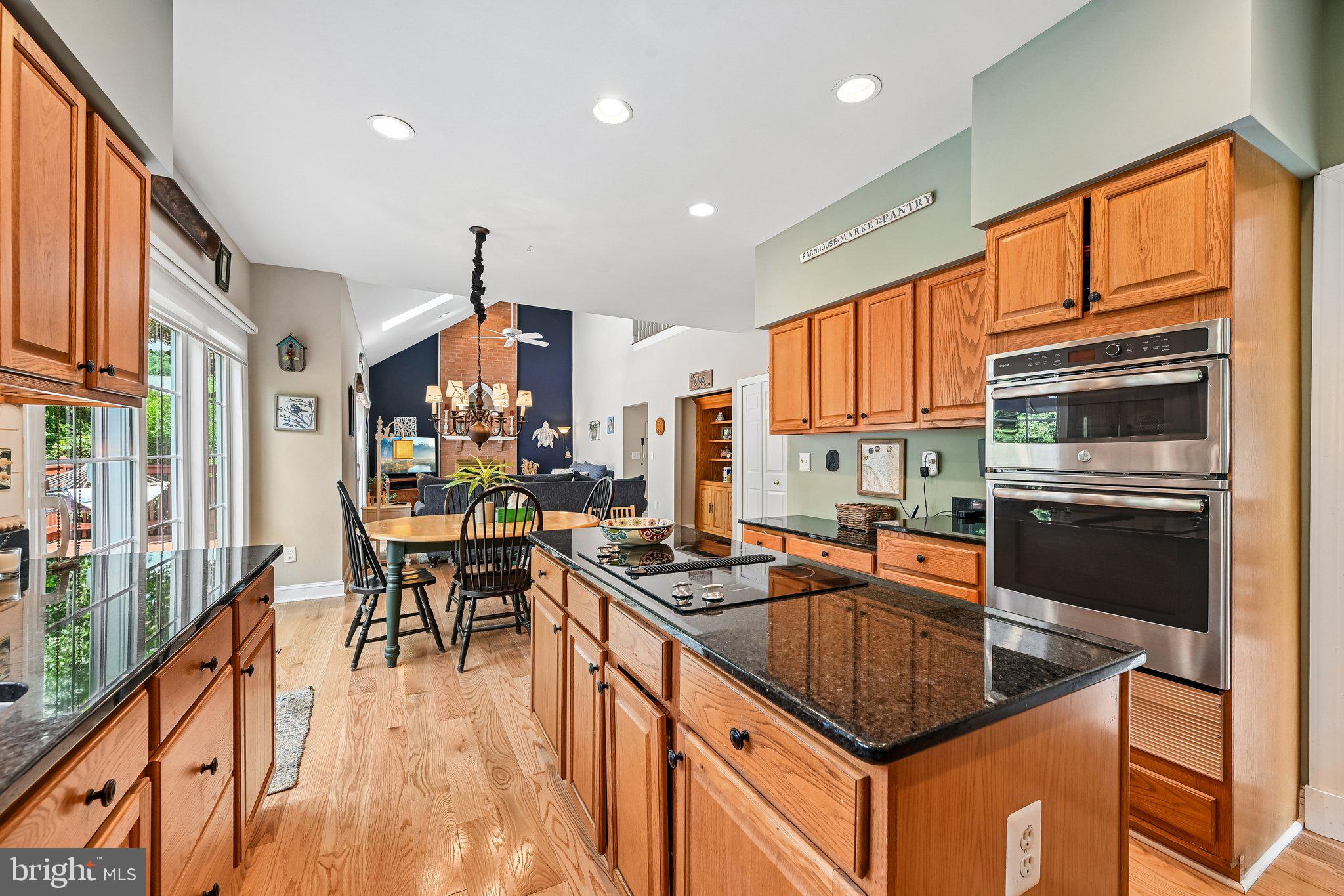 HUNTERS RUN - Residential