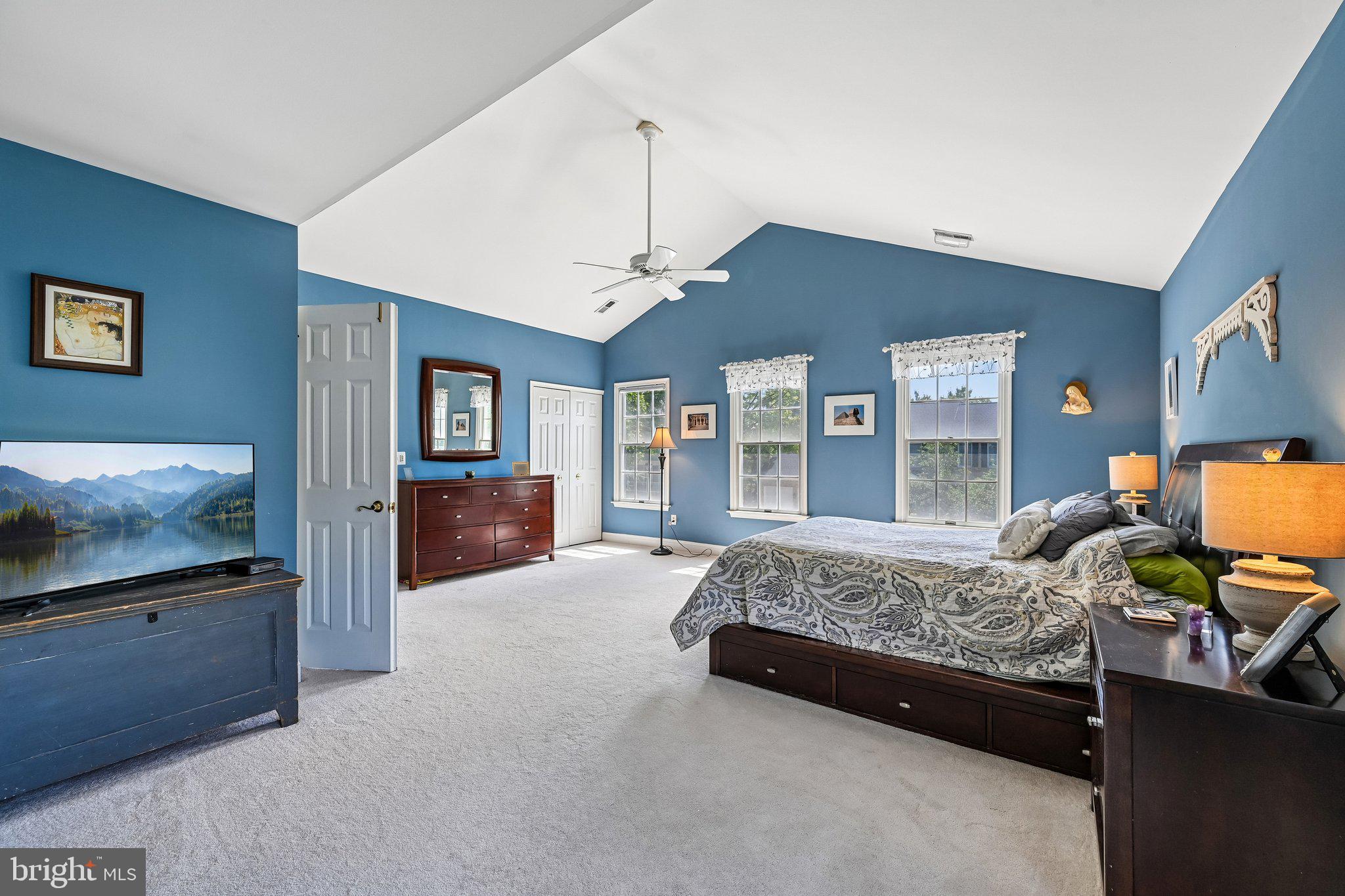 HUNTERS RUN - Residential