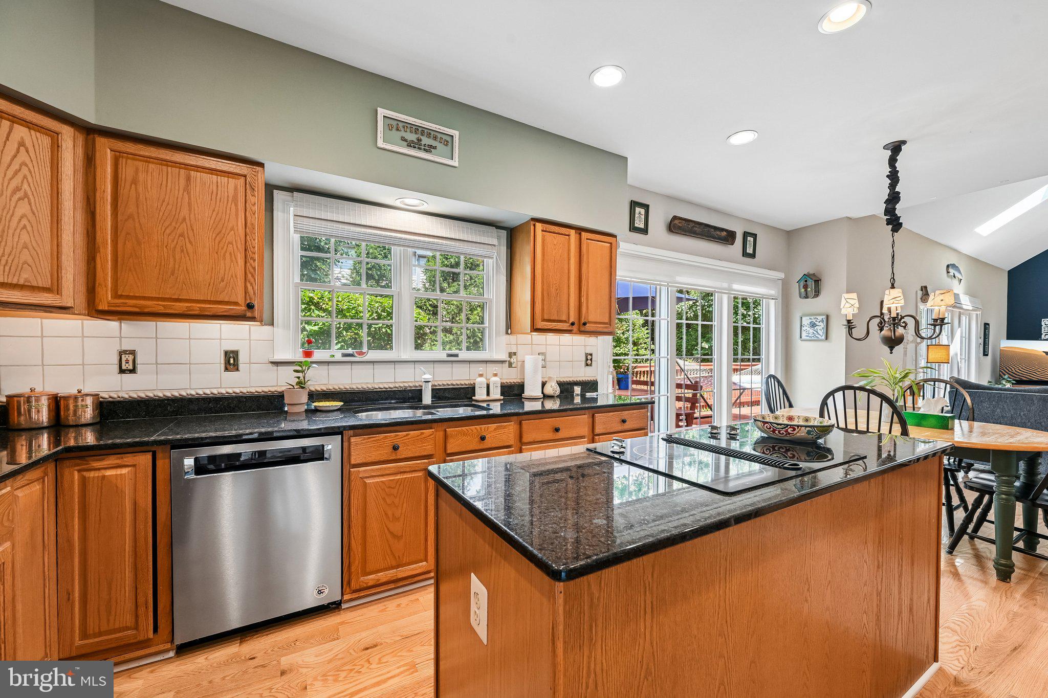 HUNTERS RUN - Residential