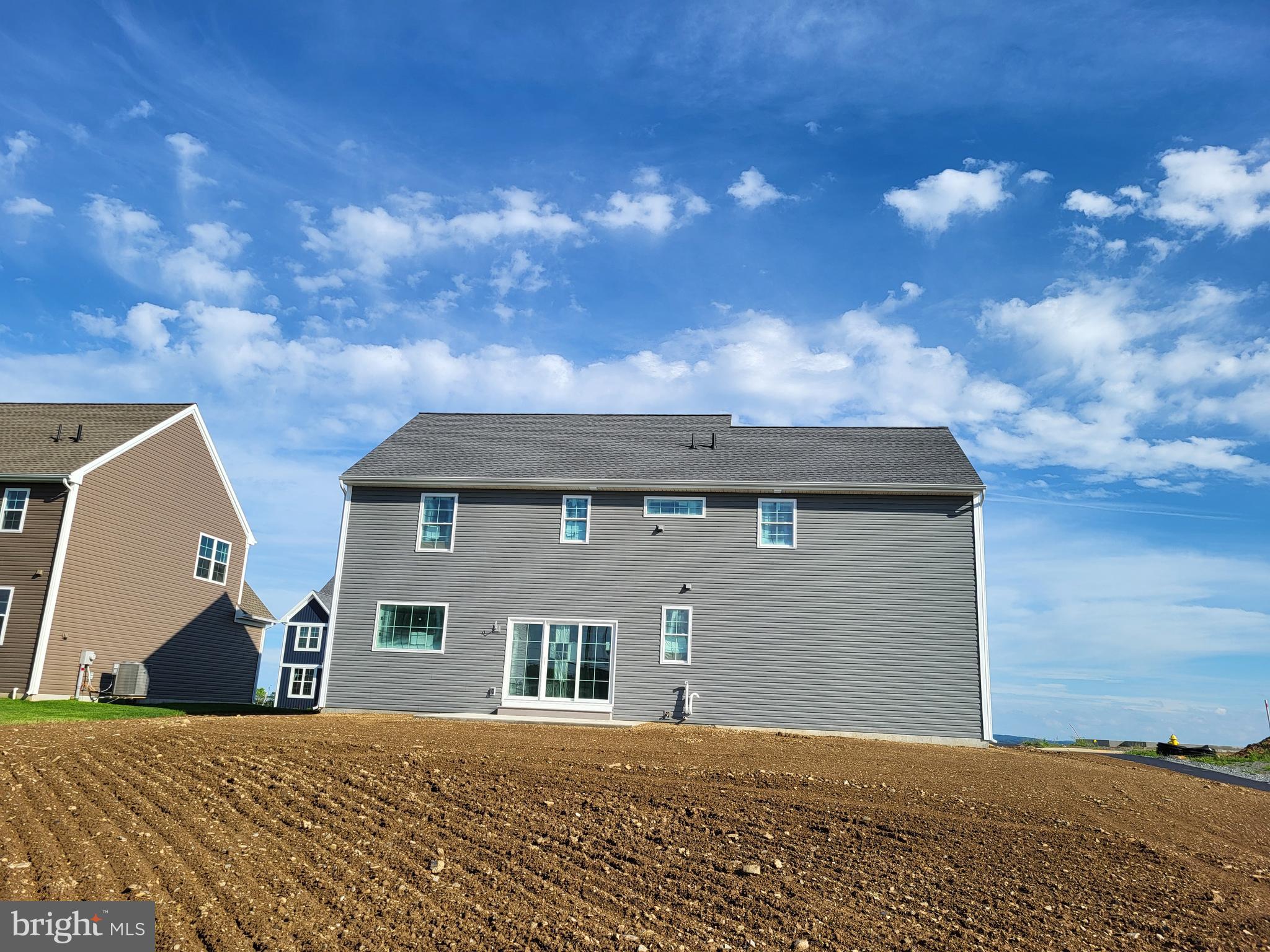 RIVER RIDGE HILLS - Residential