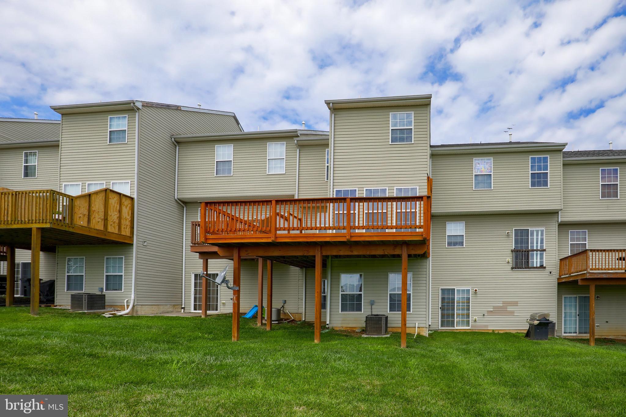 PEACEFIELDS - Residential