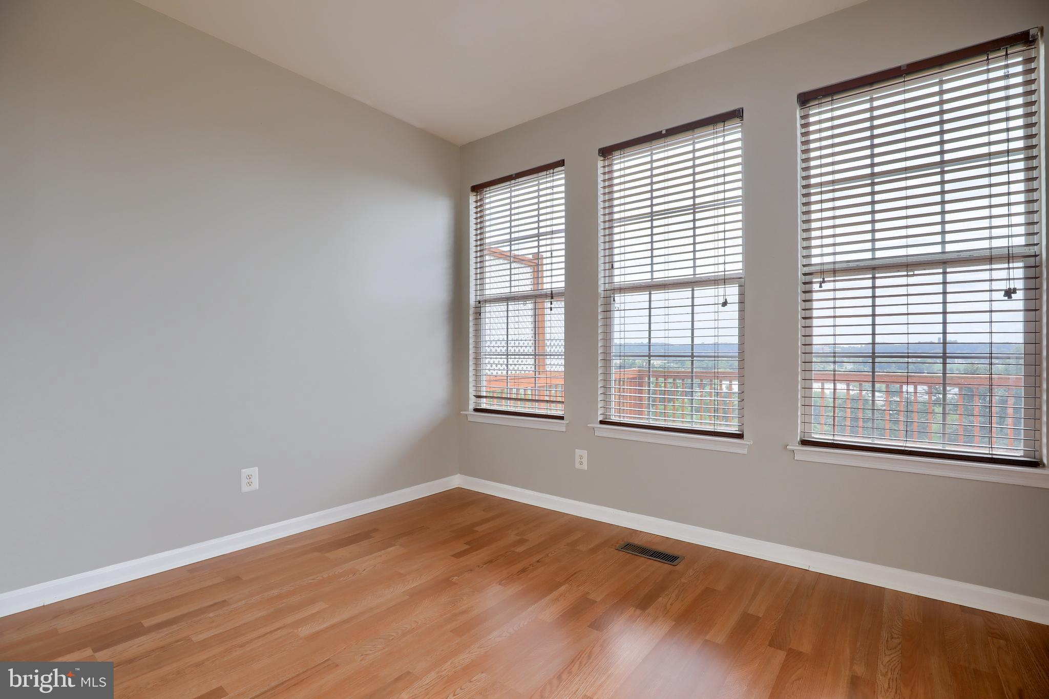 PEACEFIELDS - Residential