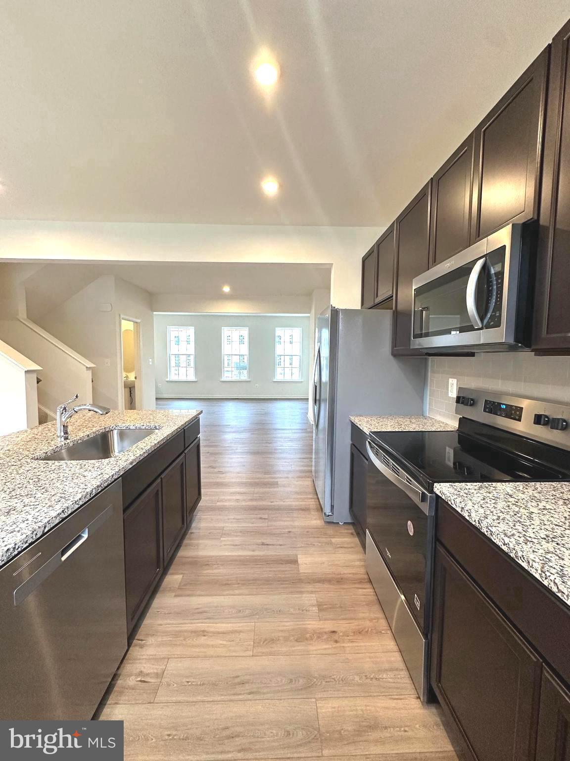 OVERLOOK AT RIVERSIDE TOWNHOMES - Residential Lease